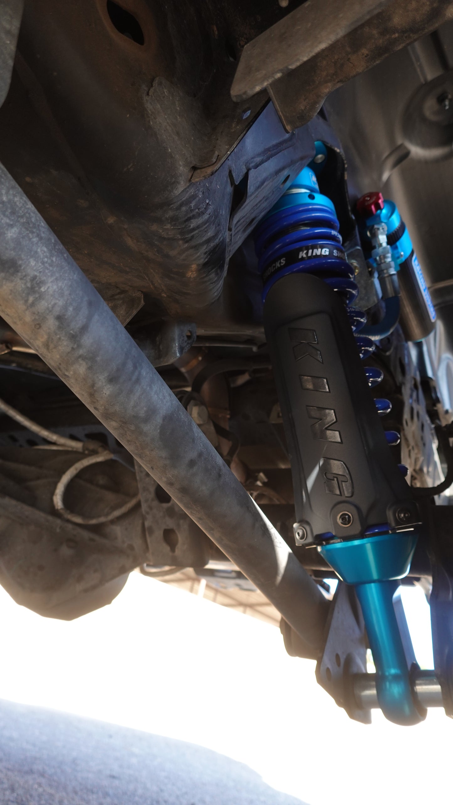 KING SHOCKS 21-22 Ford Bronco 2.5" Remote Reservoir Coil Over w/Adjusters REAR