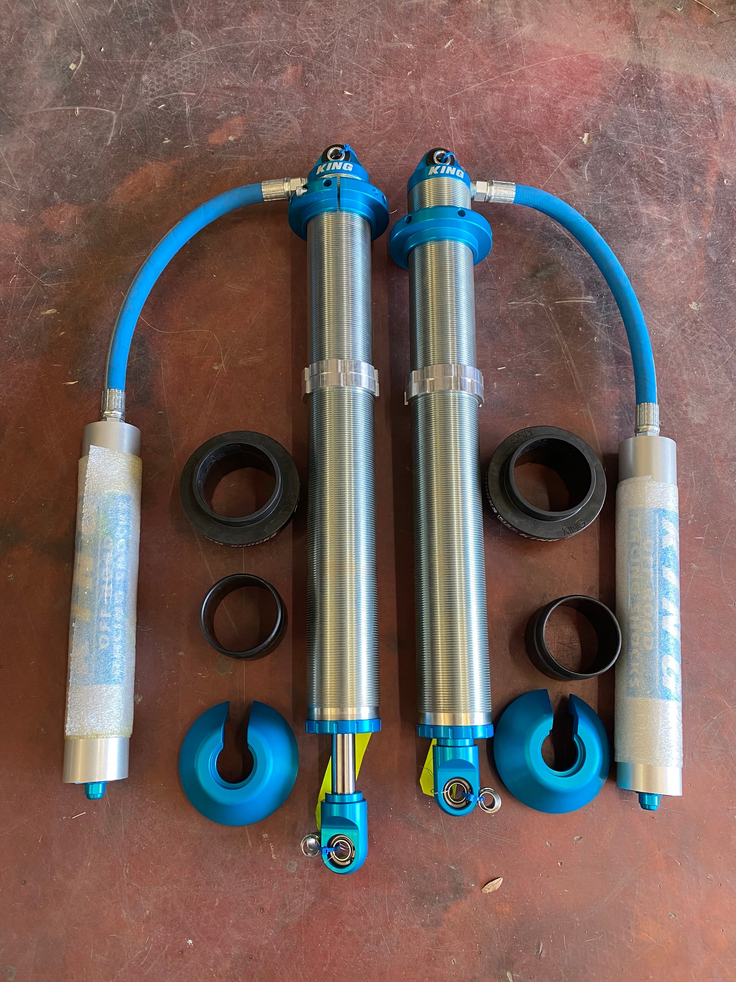 King PR 3.0 x 18" Hose Remote Coil Overs