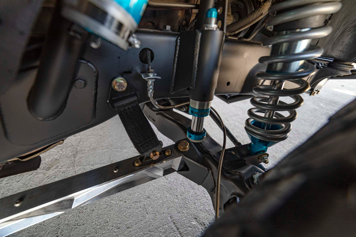 Desolate Motorsports BILLET (Stock Width) 2.5" Shock Front & Rear Package (Long Travel)