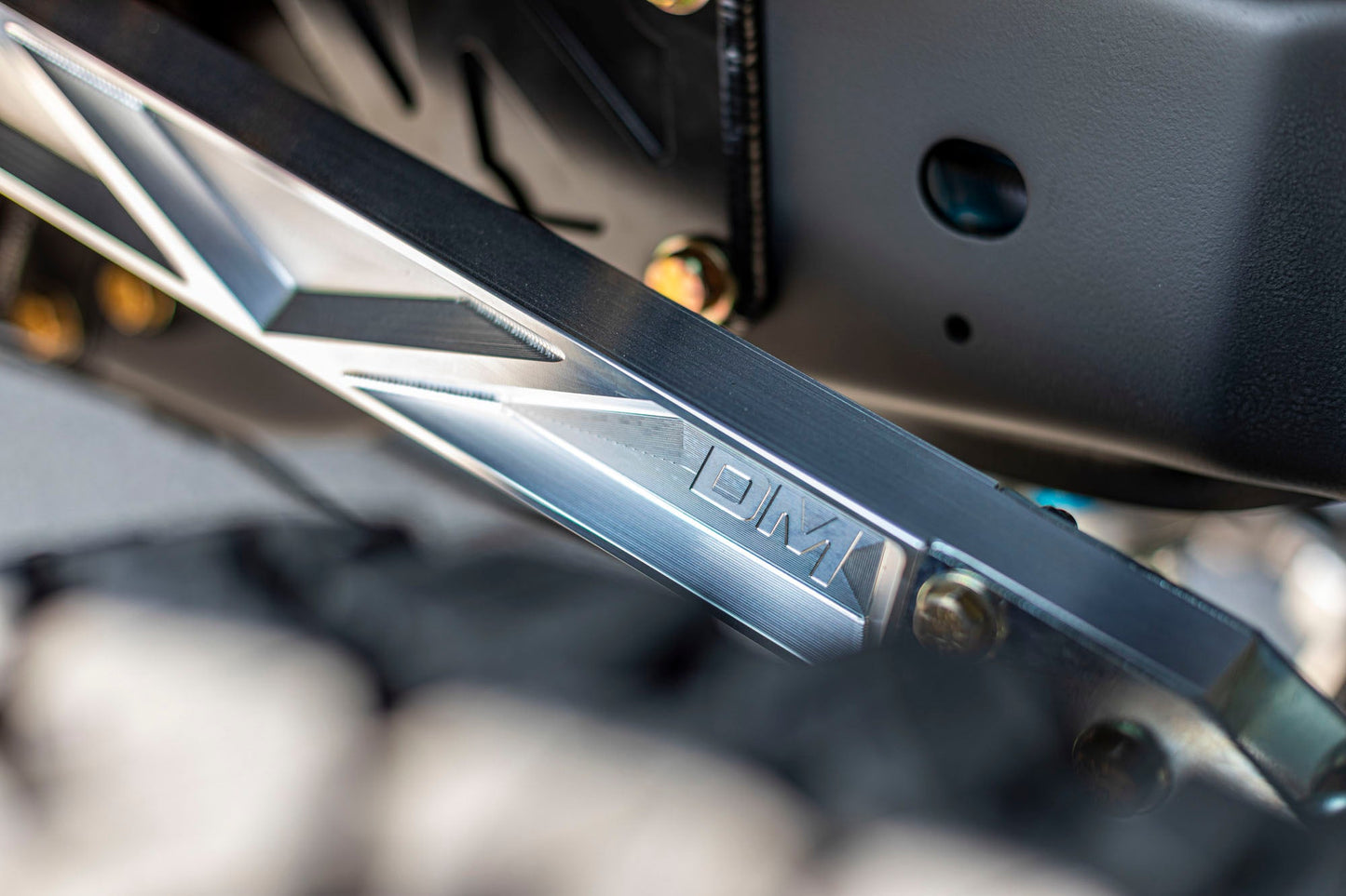 Desolate Motorsports BILLET (Stock Width) 2.5" Shock Front & Rear Package (Long Travel)
