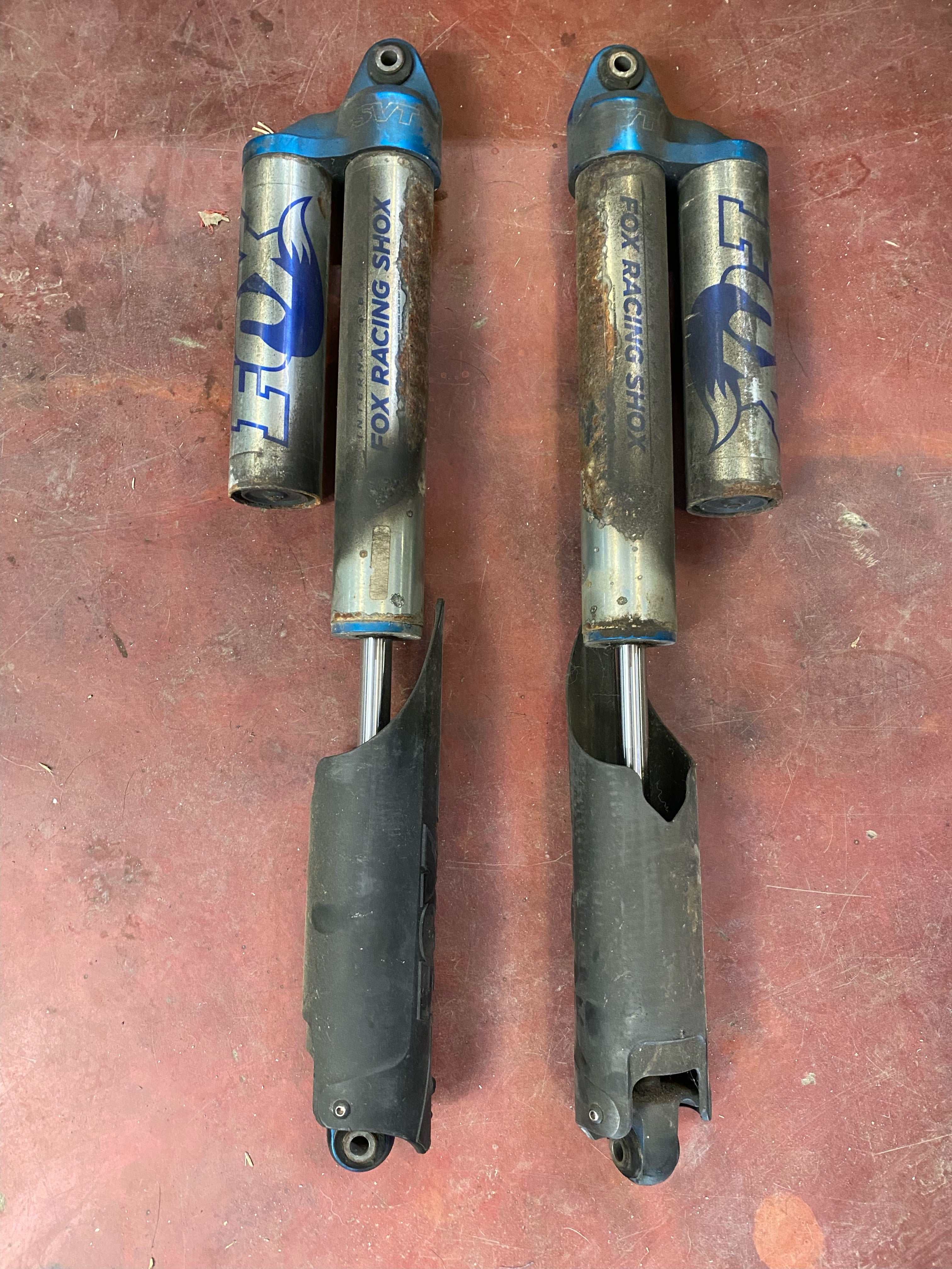 Gen 1 Raptor Fox 2.5 Piggyback Rear Shocks – Factory BS